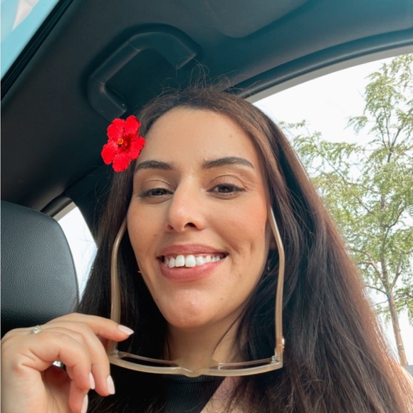 Meet your Posher, Manoubia - Picture 1 of 1